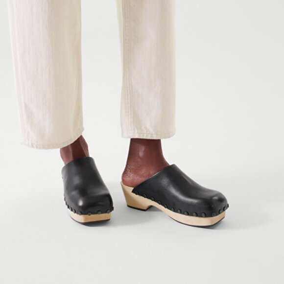 COS Napa Leather Clogs with Sustainab Wooden Sole with Tonal Studs Black Size 8 - Picture 2 of 9